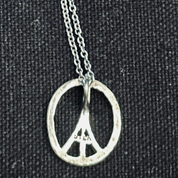 🎁 NWOT Sterling Silver Paris Peace Sign Symbol Necklace New France Adlers - Picture 3 of 5